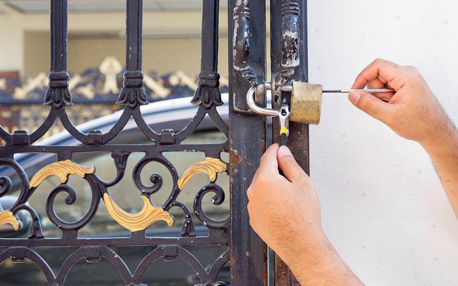 serrurier ouverture de porte Roinville